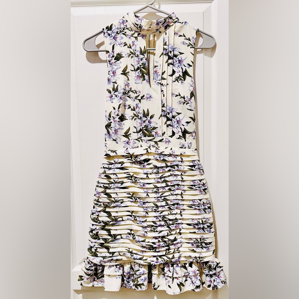 Rare Hello Molly Endless Laughter Pleated Mini Dress in Lavender Florals ZB9 - Picture 2 of 6